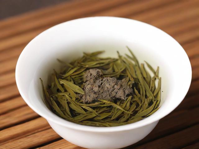 茶叶发霉图片识别与处理指南:如何判断和预防茶叶发霉