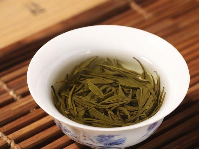 茶叶利润有多大？揭秘茶叶行业的赚钱真相与经营成本分析
