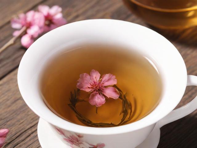 春天喝什么茶叶好？适合春季养生的茶饮推荐及饮用指南