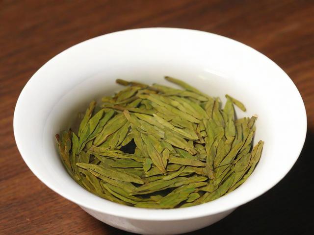 茶叶最贵的多少钱一斤?揭秘顶级龙井、武夷岩茶与普洱老茶的天价之谜