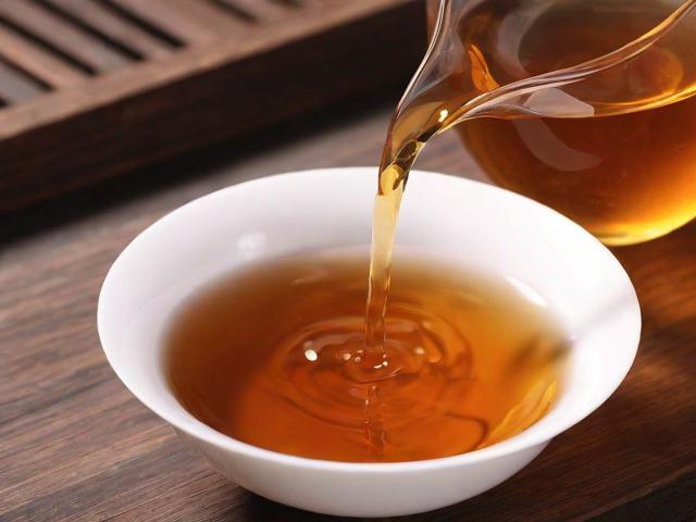 茶叶上浮好还是下沉好?科学解析泡茶时的浮沉现象与品质判断