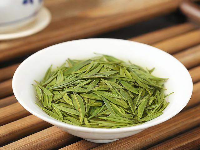 竹叶青茶叶多少钱一斤?全面解析价格区间、品质辨别与选购技巧