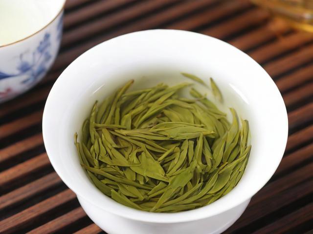 春茶叶选购全攻略：识别真假、价格趋势与保存技巧