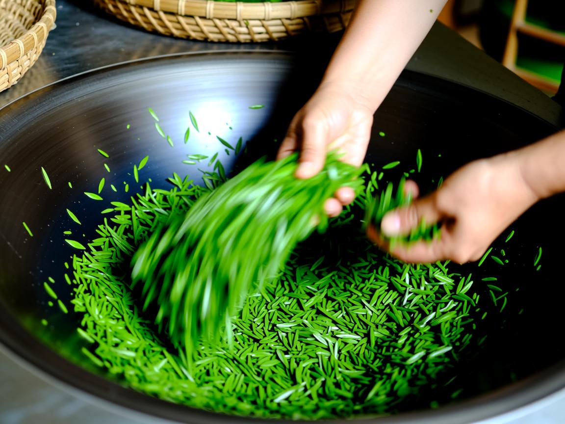 怎么炒茶叶:手工绿茶杀青揉捻做形干燥全流程详解(龙井/碧螺春/毛尖)