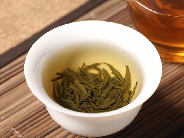 喝茶的利弊有哪些:全面解析茶叶对健康的双重影响及文化价值