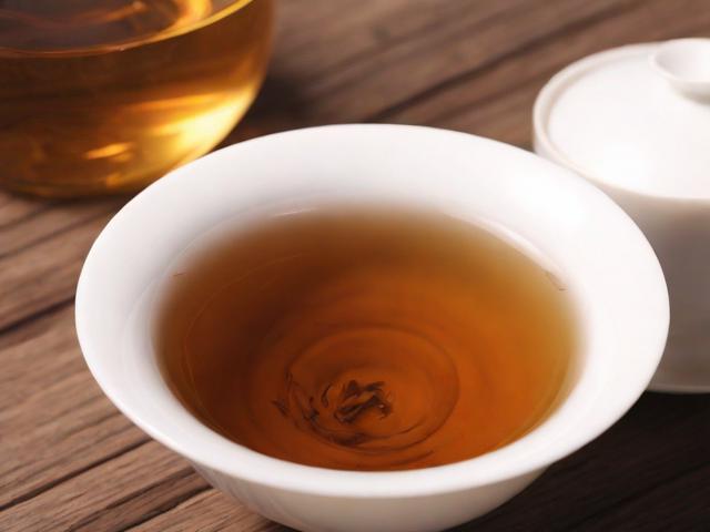 熬夜喝茶好吗?全面解析茶叶对熬夜人群的影响及科学饮用方法