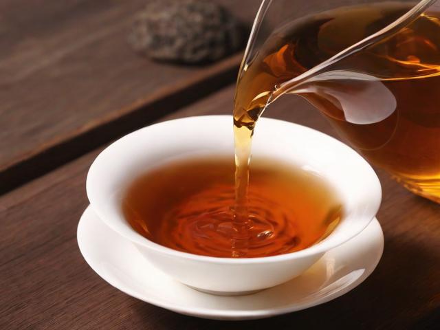 喝茶回甘的秘密:科学原理、茶叶选择与品茗技巧全解析