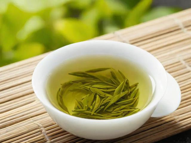 喝茶对人体好处：绿茶、红茶与乌龙茶对心血管健康的深度解析