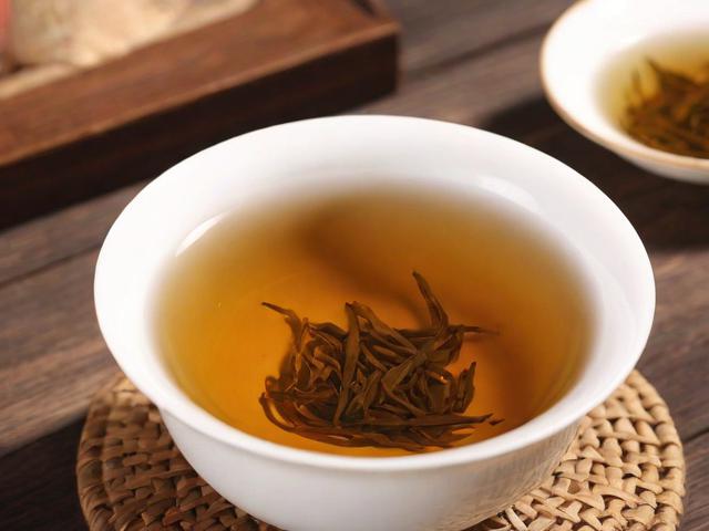 哪些茶是暖胃的？冬季必备暖胃茶推荐与饮用指南