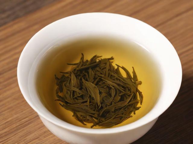 降低血脂的茶叶有哪些？普洱茶、绿茶、乌龙茶功效对比与科学饮用指南