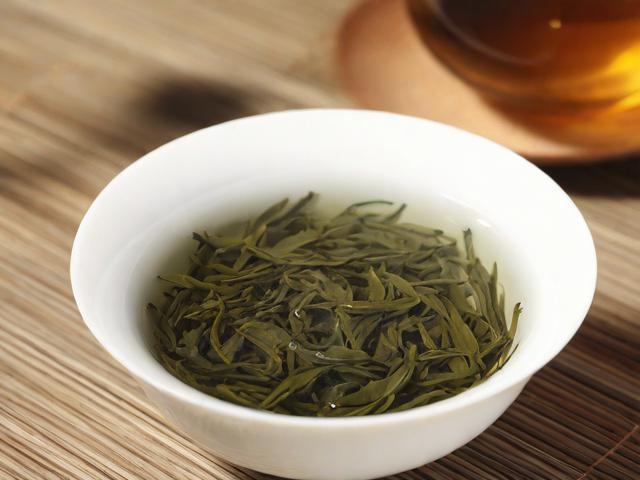 降低血脂的茶叶有哪些?普洱茶、绿茶、乌龙茶功效对比与科学饮用指南