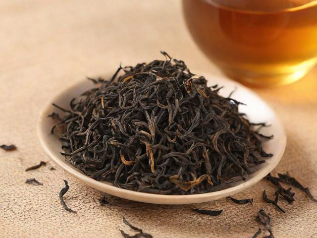 茶叶是去油的吗？不同种类茶叶去油效果大揭秘