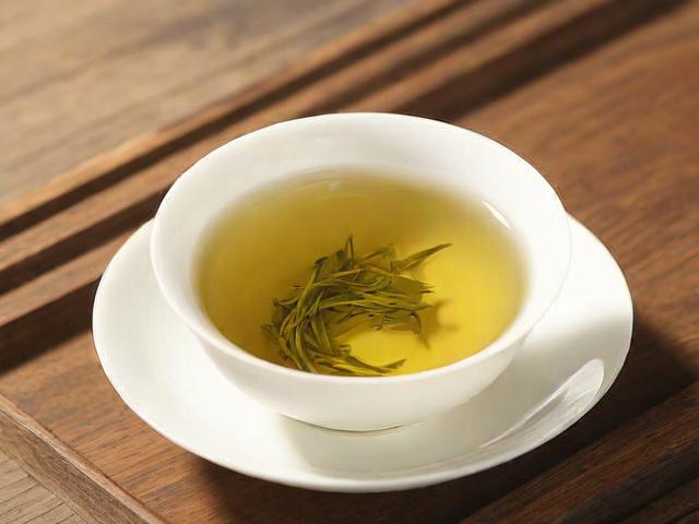帮助消化的茶叶有哪些？绿茶、乌龙茶还是普洱茶更合适你的肠胃