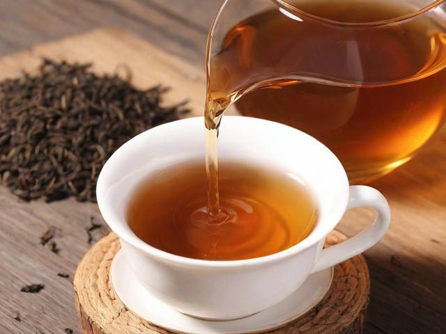 喝什么茶叶帮助消化?普洱茶和绿茶的功效与饮用方法全解析