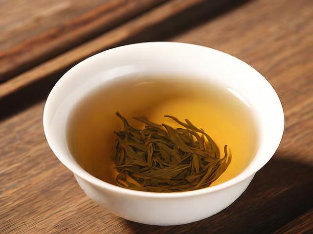 降火的茶叶有哪些_各类降火茶的功效与副作用解析