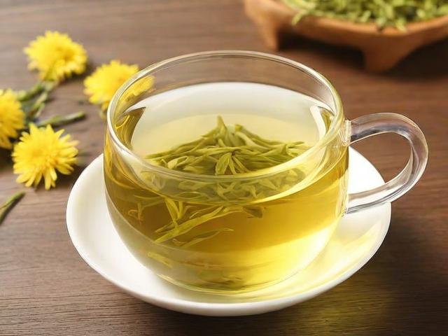 败火的茶叶有哪些？绿茶、菊花茶、金银花茶功效大揭秘