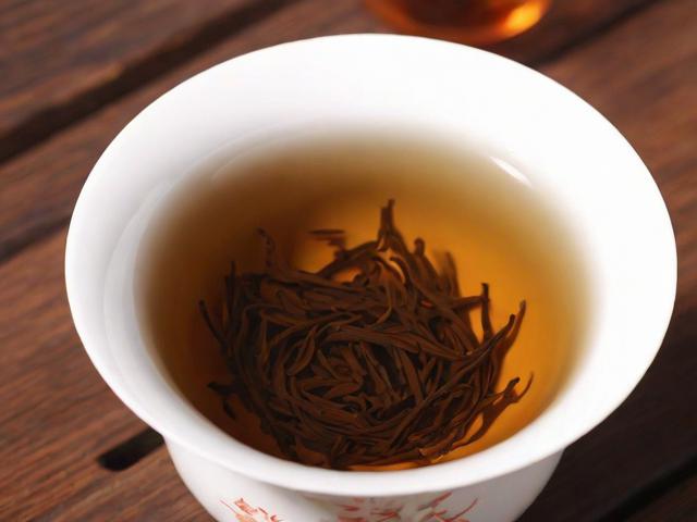 哪些茶叶养胃？红茶、普洱茶、乌龙茶功效大揭秘
