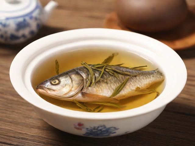 鲤鱼炖茶叶有什么功效 探秘提升免疫力与改善消化系统的食疗佳品