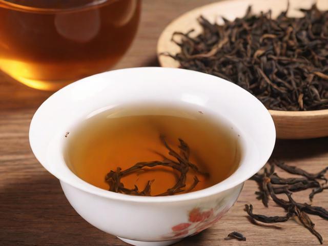 喝茶叶有什么好处吗？全面解析茶叶对健康的益处与饮用建议