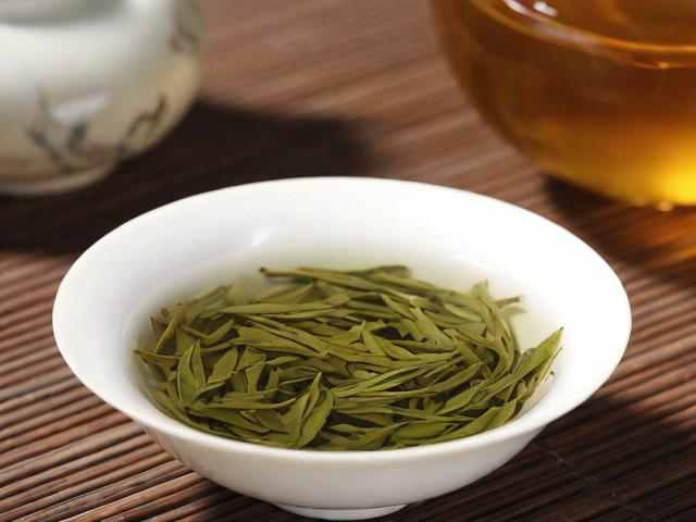 茶叶过期了还能喝吗?全面解析过期茶叶的饮用风险与判断方法