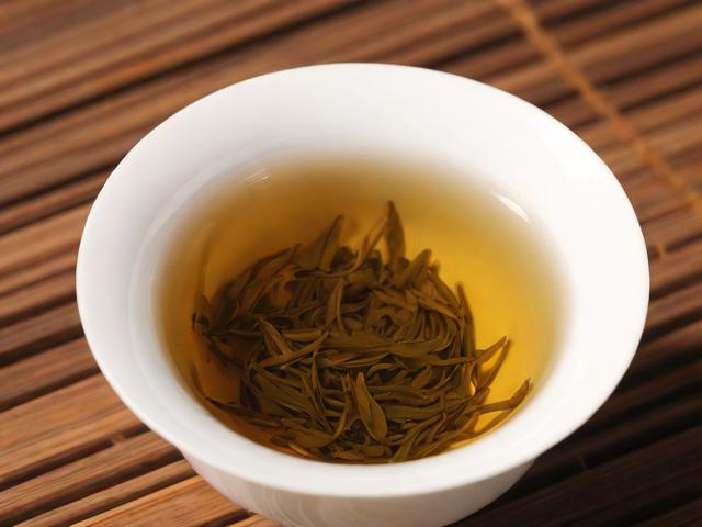 喝茶叶能减肥吗?科学解析茶叶减肥原理与正确饮用方法