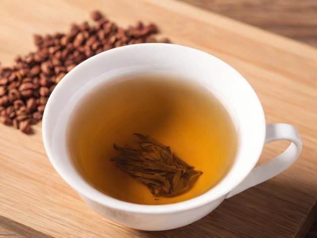 高血压患者必知：血压高最怕的茶叶及科学饮茶指南