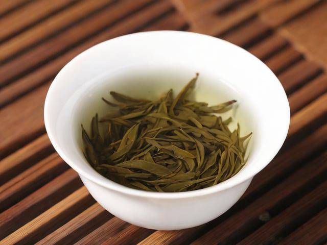 吃茶叶有什么好处和坏处？全面解析茶叶的健康影响及注意事项