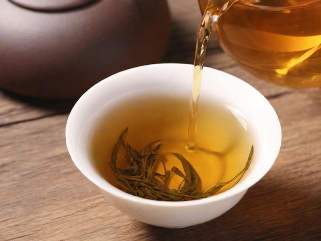 茶叶放久了还能喝吗？详解茶叶保质期及变质判断方法