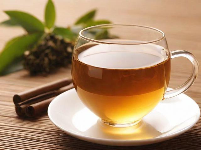 吃药能喝茶叶水吗？全面解析药物与茶叶水的相互作用及注意事项