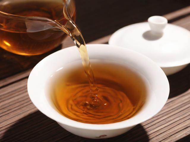 喝茶叶茶有什么好处和坏处：全面解析与科学饮用指南