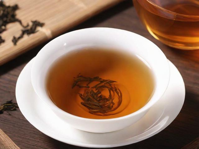 喝茶叶有什么好处和坏处？全面解析不同茶类的健康影响