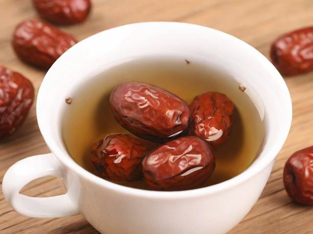 红枣和茶叶能一起泡水喝吗？科学解析与搭配建议