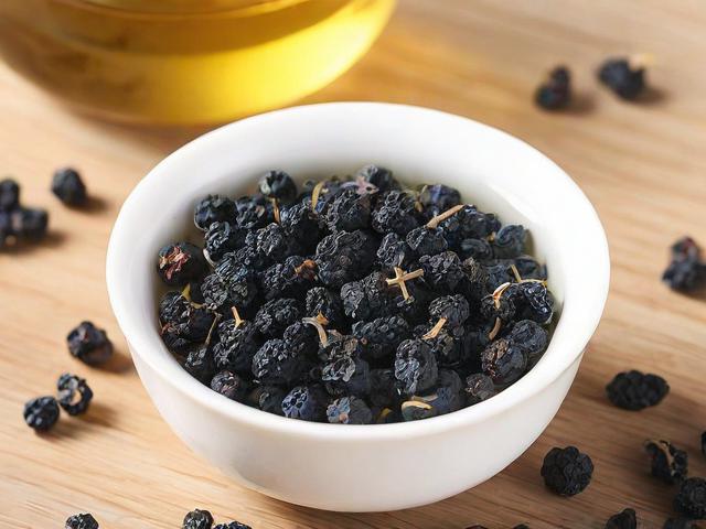 黑枸杞能和茶叶一起泡水喝吗?科学解析+最佳搭配方法
