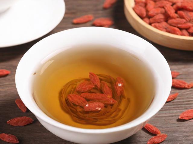 茶叶和枸杞泡茶有什么功效?明目护眼、缓解疲劳的科学搭配方法
