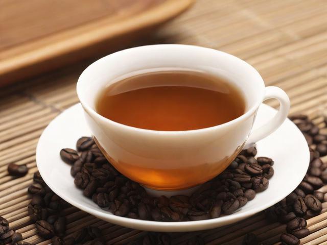 茶叶成分解析:了解茶多酚、咖啡因与茶氨酸的作用与健康益处