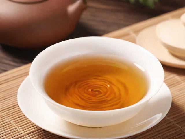 茶叶泡脚有什么好处？揭秘6大健康功效与科学使用方法