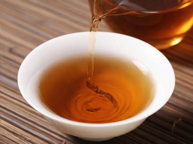 喝茶叶能降血压吗？科学解析哪些茶有助于调节血压