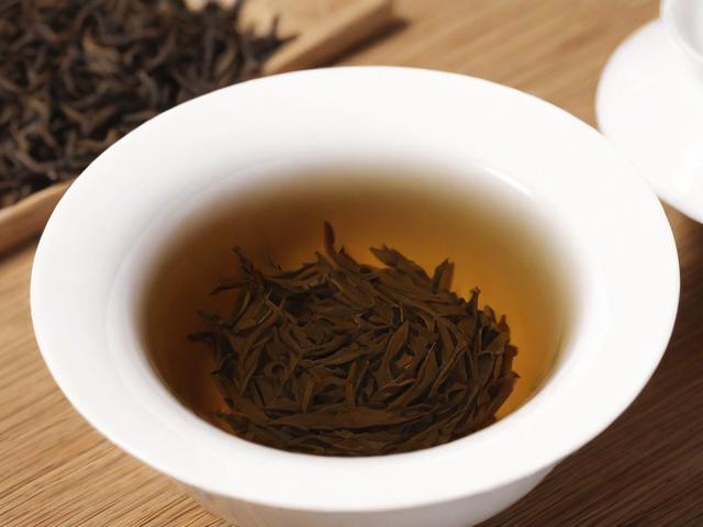 茶叶对胃有伤害吗？科学解析不同茶类对胃的影响及饮用建议