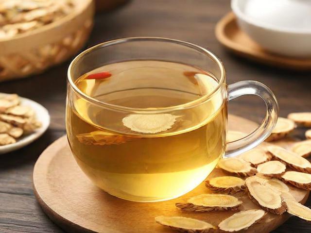茶叶和黄芪可以一起泡水喝吗?揭秘养生搭配的正确方式
