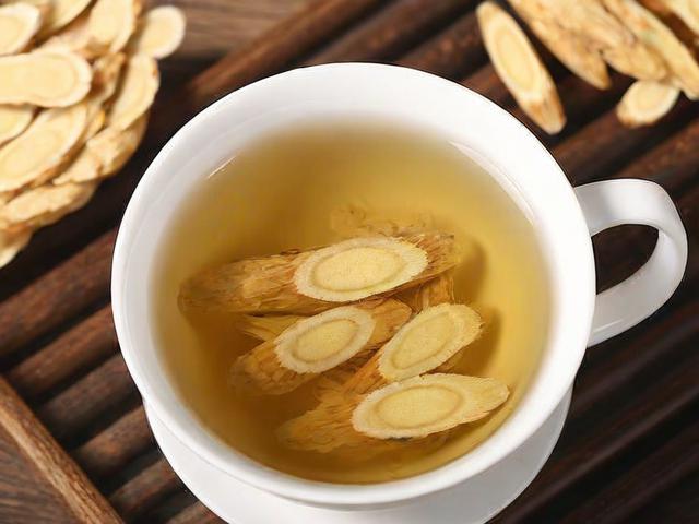 茶叶和黄芪可以一起泡水喝吗?揭秘养生搭配的正确方式