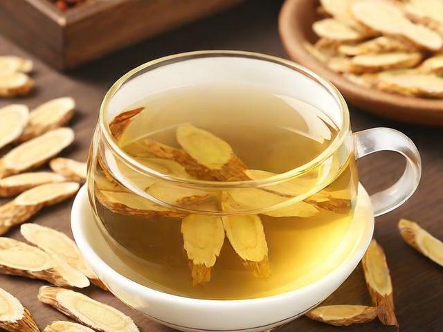茶叶和黄芪可以一起泡水喝吗?揭秘养生搭配的正确方式