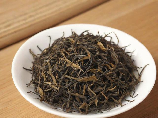 废茶叶的用途大全：从清洁到护肤，变废为宝的10种实用方法