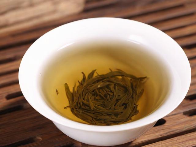 不同茶叶的功效与作用解析：科学饮茶，喝出健康生活