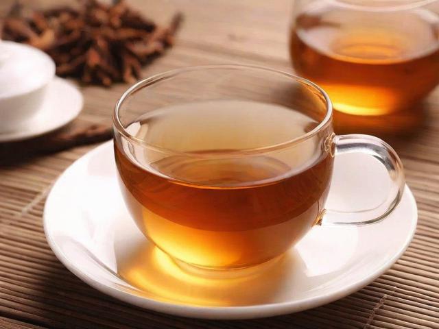 痛风能喝茶叶水吗?科学解答与适合痛风患者的茶饮推荐