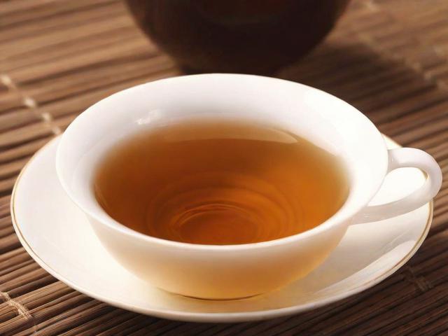 常喝茶叶水有什么好处和坏处？科学解读饮茶的健康影响