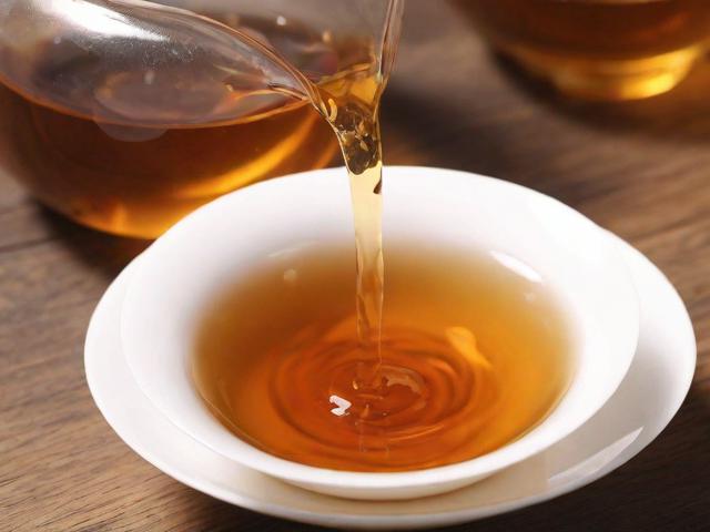 茶叶功效与作用全解析：不同体质适合的茶类有哪些？