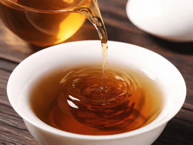 喝茶的时候适合吃什么?不同茶类的最佳小吃搭配指南
